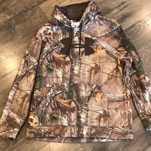 Men’s large Under Armour hoodie